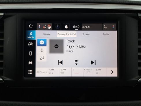 Used 2023 Chrysler Voyager LX image 24