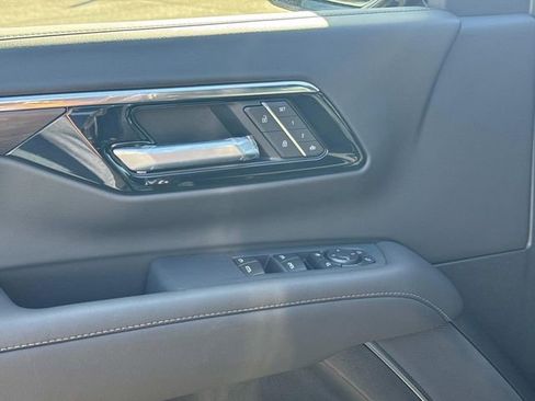 New 2026 Chevrolet Suburban LT w/ Comfort Package AWD/4WD image 23