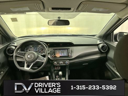 Used 2019 Nissan Kicks S FWD image 18