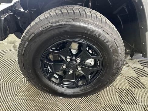 Used 2023 Jeep Wrangler Unlimited w/ 8.4" Radio Group image 10