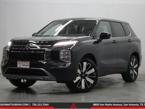 New 2026 Mitsubishi Outlander SE image 1
