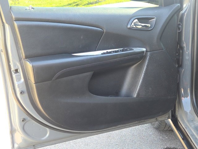 Used 2020 Dodge Journey SE w/ SE Popular Equipment Group FWD image 22