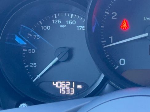 Used 2022 Porsche Macan Sport Edition w/ Premium Package Plus image 16