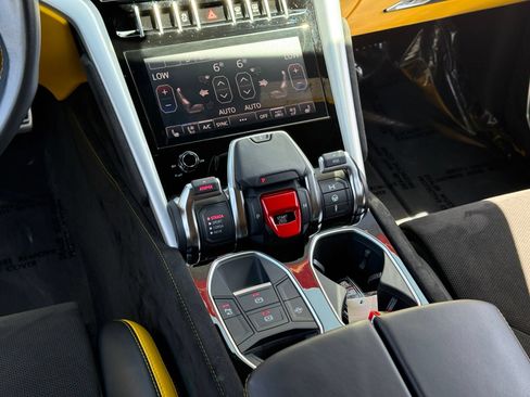 Used 2023 Lamborghini Urus S AWD/4WD image 28