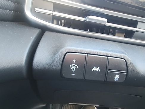 Certified 2023 Hyundai Elantra SEL w/ Convenience Package image 11