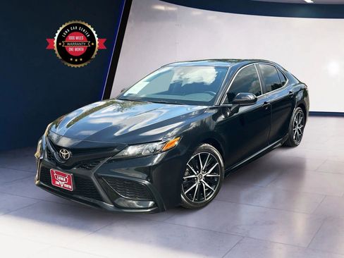 Used 2021 Toyota Camry SE FWD image 1