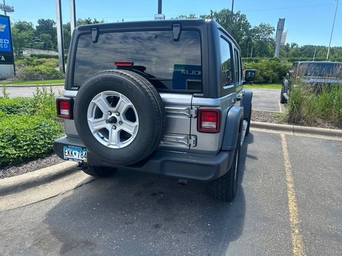 Used 2019 Jeep Wrangler Unlimited Sport S AWD/4WD image 9
