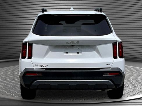 Used 2023 Kia Sorento S w/ Panoramic Sunroof Package AWD/4WD image 5