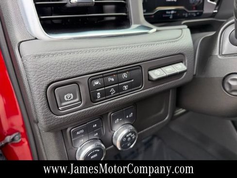 Used 2024 GMC Yukon Denali AWD/4WD image 20