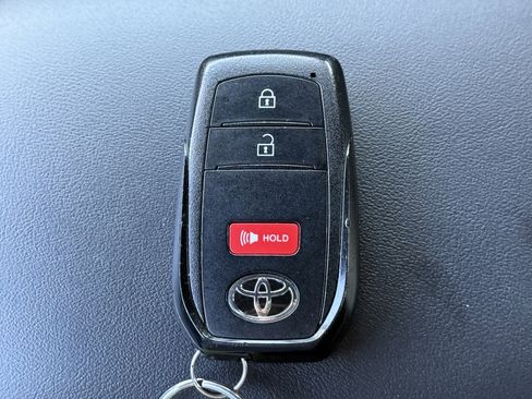 Used 2024 Toyota Corolla SE image 30