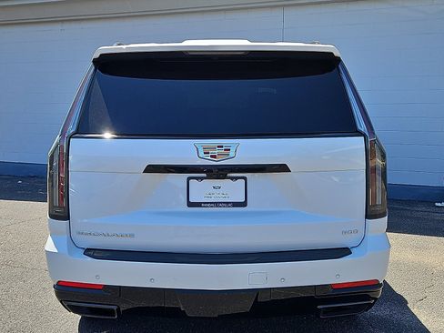 Certified 2025 Cadillac Escalade ESV Sport Platinum AWD/4WD image 4