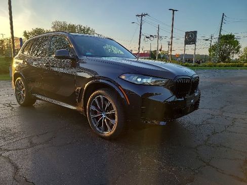 Used 2025 BMW X5 xDrive40i w/ M Sport Package AWD/4WD image 1