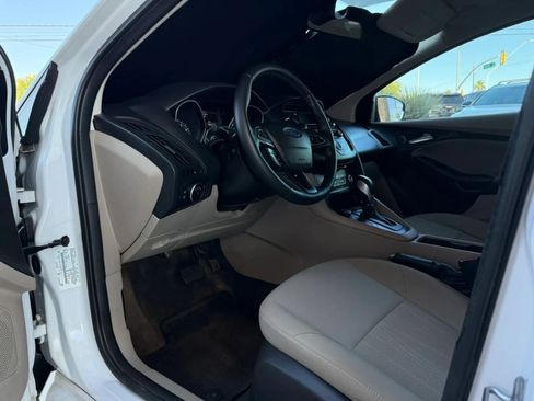 Used 2015 Ford Focus SE w/ SE Sport Package FWD image 39