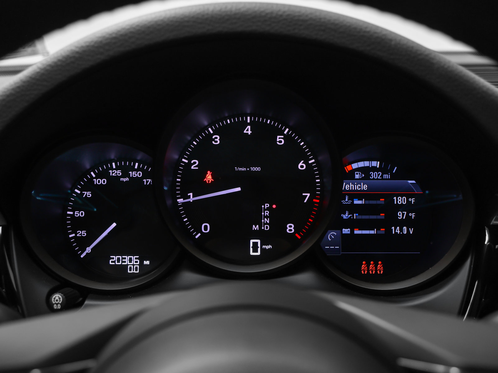 Certified 2023 Porsche Macan AWD/4WD image 28