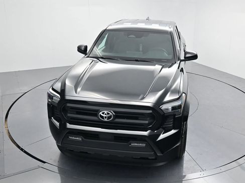 Used 2025 Toyota Tacoma SR5 AWD/4WD image 38
