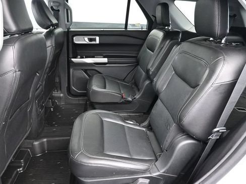 Used 2022 Ford Explorer Limited w/ Equipment Group 301A AWD/4WD image 26