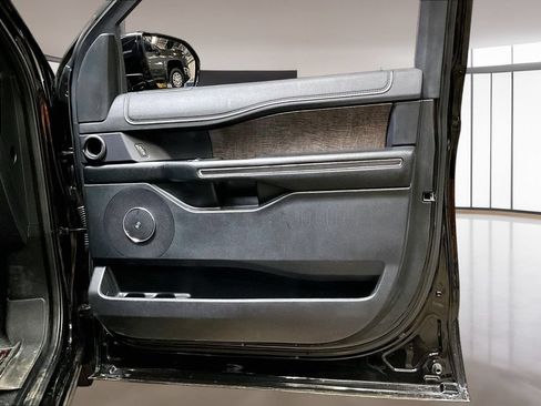 Used 2019 Ford Expedition Limited w/ Special Edition Package AWD/4WD image 18