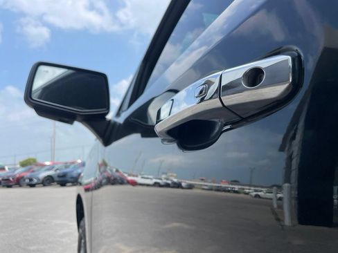 Used 2019 Chevrolet Silverado 1500 High Country AWD/4WD image 13
