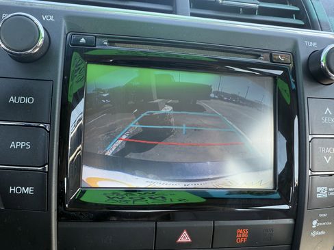 Used 2015 Toyota Camry XLE w/ Convenience Package FWD image 21