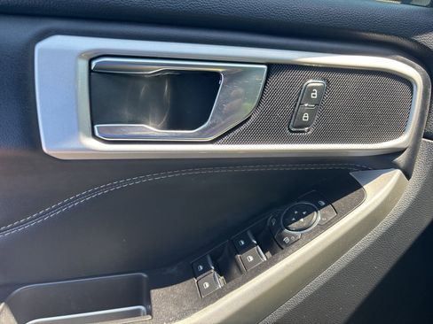 Used 2021 Ford Explorer XLT w/ Equipment Group 202A image 28