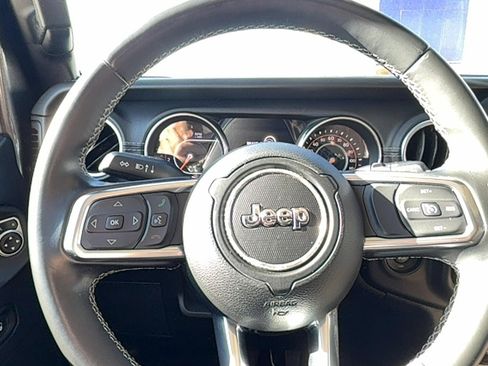 Used 2018 Jeep Wrangler Unlimited Sahara image 18