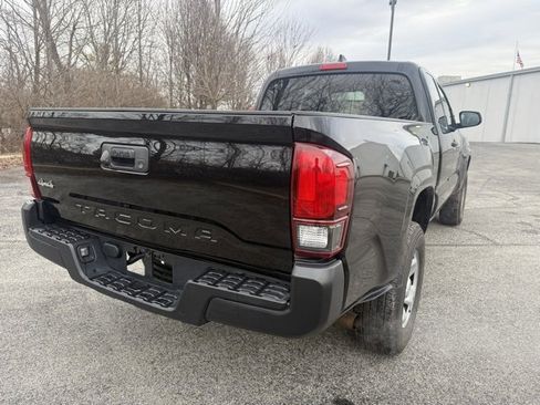Used 2021 Toyota Tacoma SR image 3