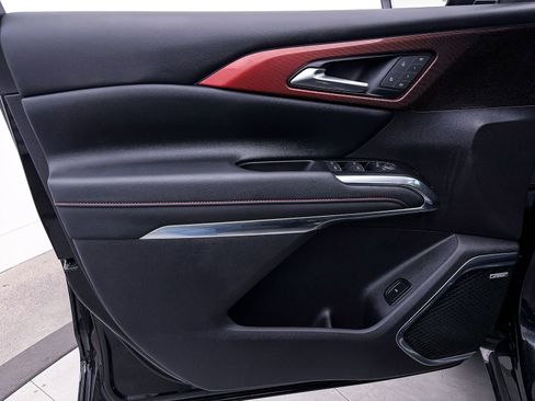 Used 2024 Chevrolet Traverse RS image 19