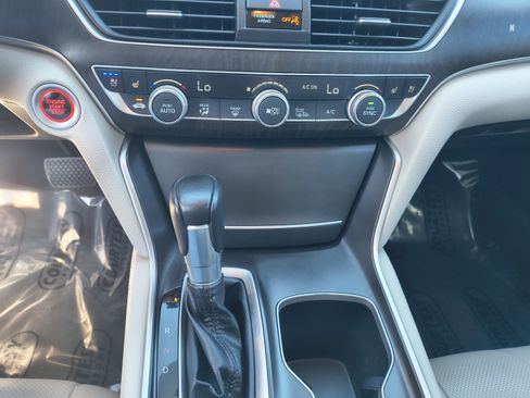 Used 2018 Honda Accord Touring image 24