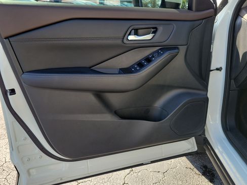 Certified 2023 Nissan Rogue SV w/ SV Premium B Package FWD image 17