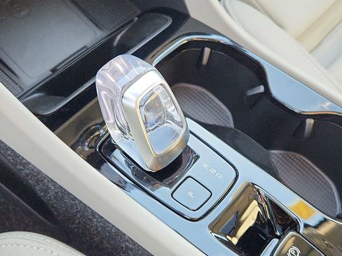 Used 2025 Volvo XC40 B5 Ultra w/ Protection Package Premier image 14