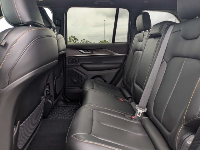 New 2026 Jeep Grand Cherokee Limited AWD/4WD image 15