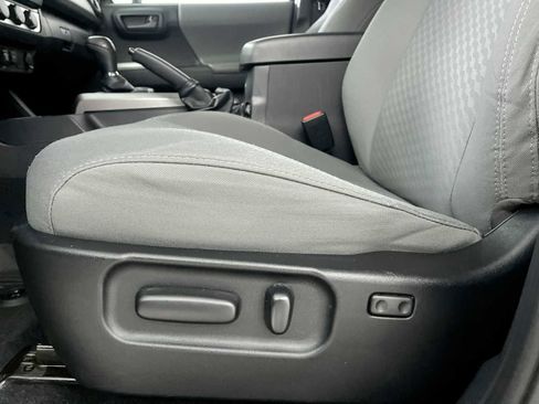 Used 2020 Toyota Tacoma SR5 AWD/4WD image 20