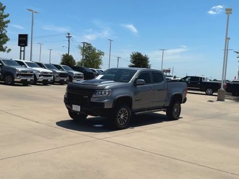Used 2022 Chevrolet Colorado ZR2 AWD/4WD image 5