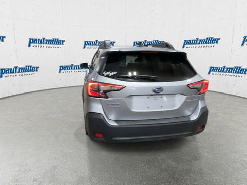 Used 2025 Subaru Outback Premium image 9