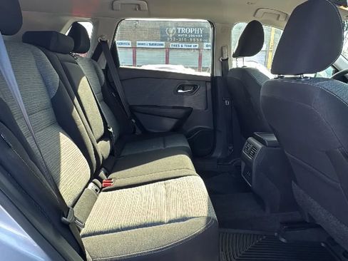 Used 2023 Nissan Rogue SV image 18