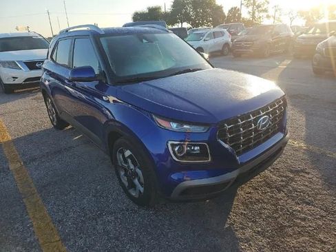 Used 2022 Hyundai Venue Limited FWD image 5