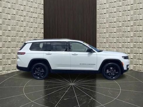 Certified 2023 Jeep Grand Cherokee L Altitude AWD/4WD image 4