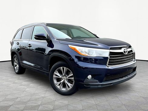 Used 2014 Toyota Highlander XLE AWD/4WD image 3