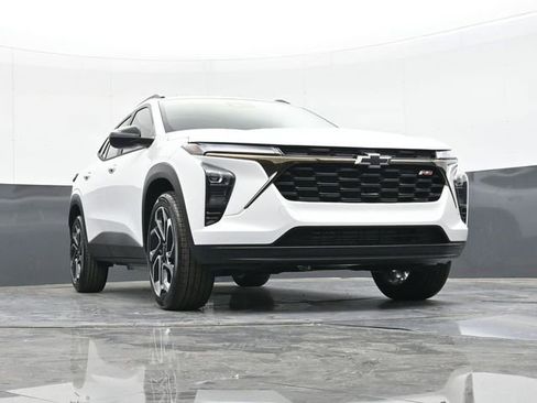 New 2026 Chevrolet Trax RS w/ Sunroof Package FWD image 45
