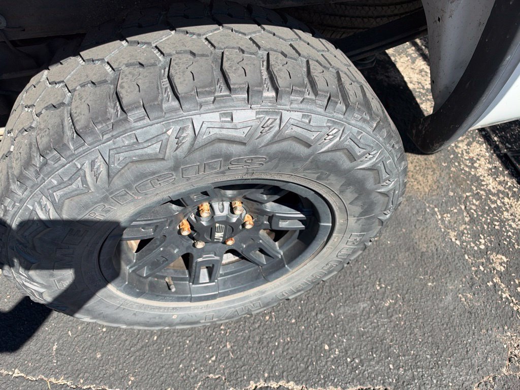 Used 2017 GMC Sierra 1500 2WD Regular Cab image 9