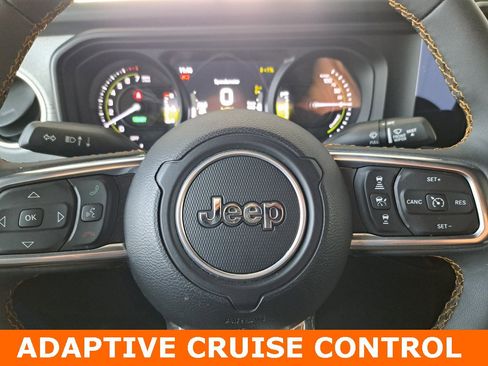 Used 2024 Jeep Wrangler Unlimited Sahara image 10