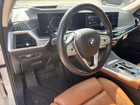 Used 2023 BMW X7 xDrive40i w/ Premium Package AWD/4WD image 19