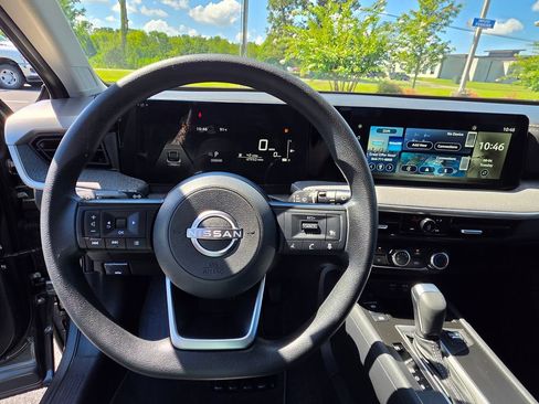 Used 2025 Nissan Kicks SV FWD image 15