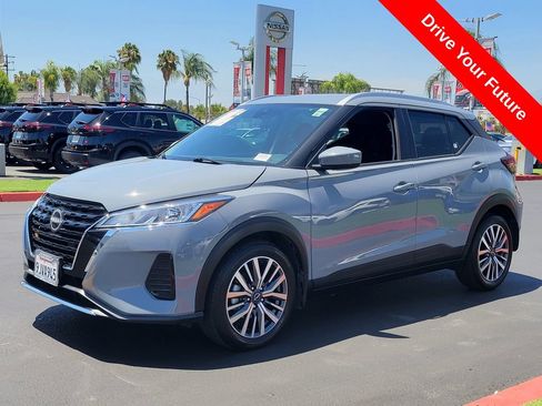 Used 2024 Nissan Kicks SV FWD image 2