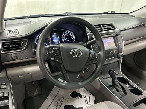 Used 2016 Toyota Camry LE FWD image 4