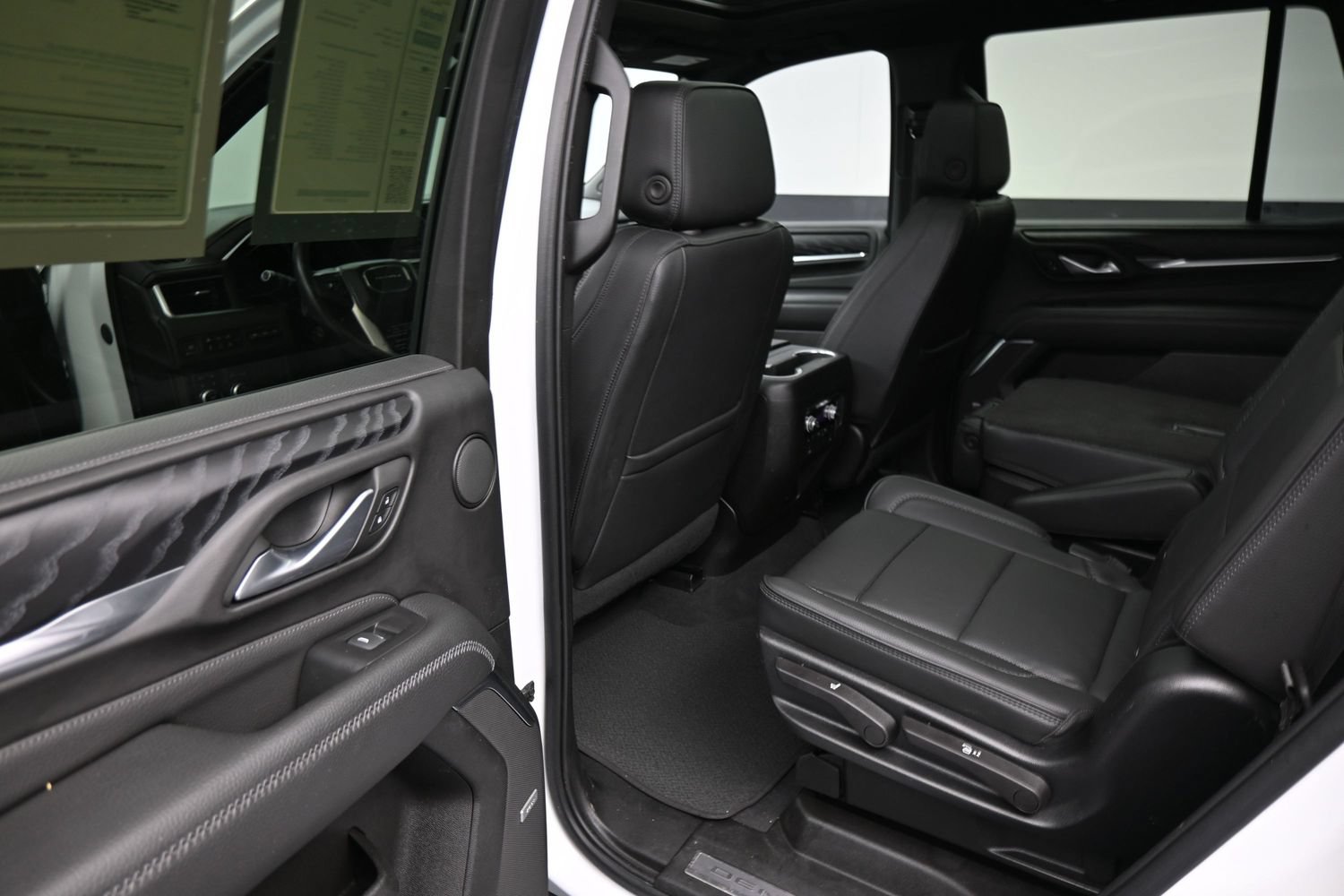 Used 2022 GMC Yukon Denali AWD/4WD image 17
