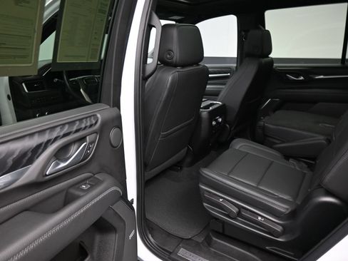 Used 2022 GMC Yukon Denali AWD/4WD image 17