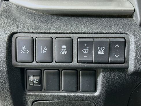 Used 2018 Mitsubishi Eclipse Cross SE image 17