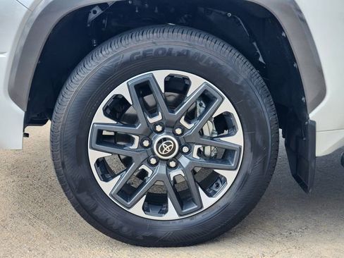 Used 2024 Toyota Tundra Limited w/ Power Package image 10