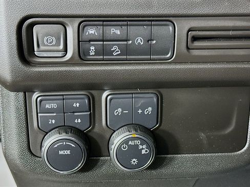 Used 2024 Chevrolet Tahoe Premier image 10